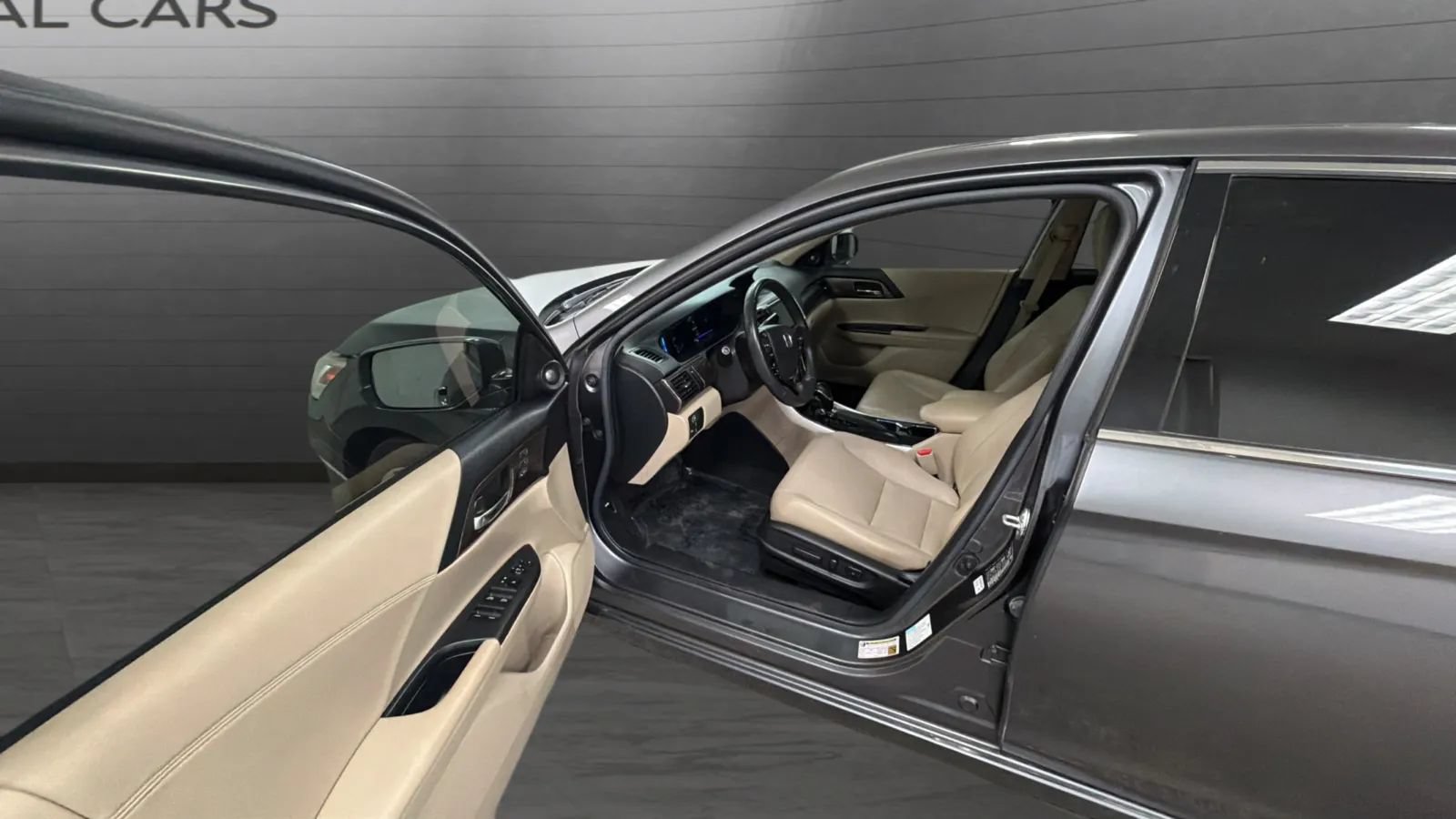 Used 2017 Honda Accord Touring image 21