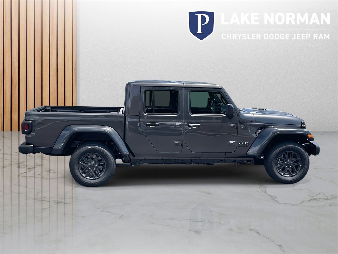 New 2025 Jeep Gladiator Sport image 10