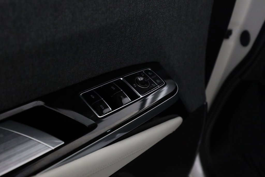 Used 2025 Cadillac Escalade V image 19