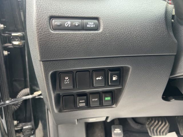 Used 2018 Nissan Rogue SV image 20