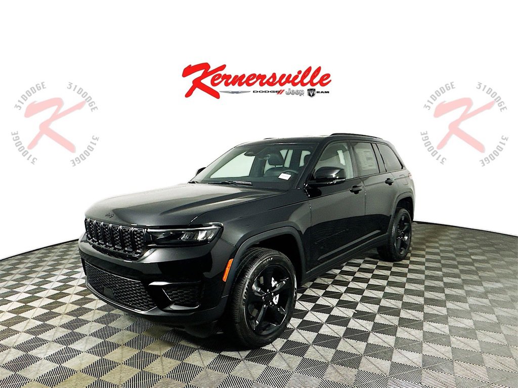 New 2025 Jeep Grand Cherokee Altitude image 3