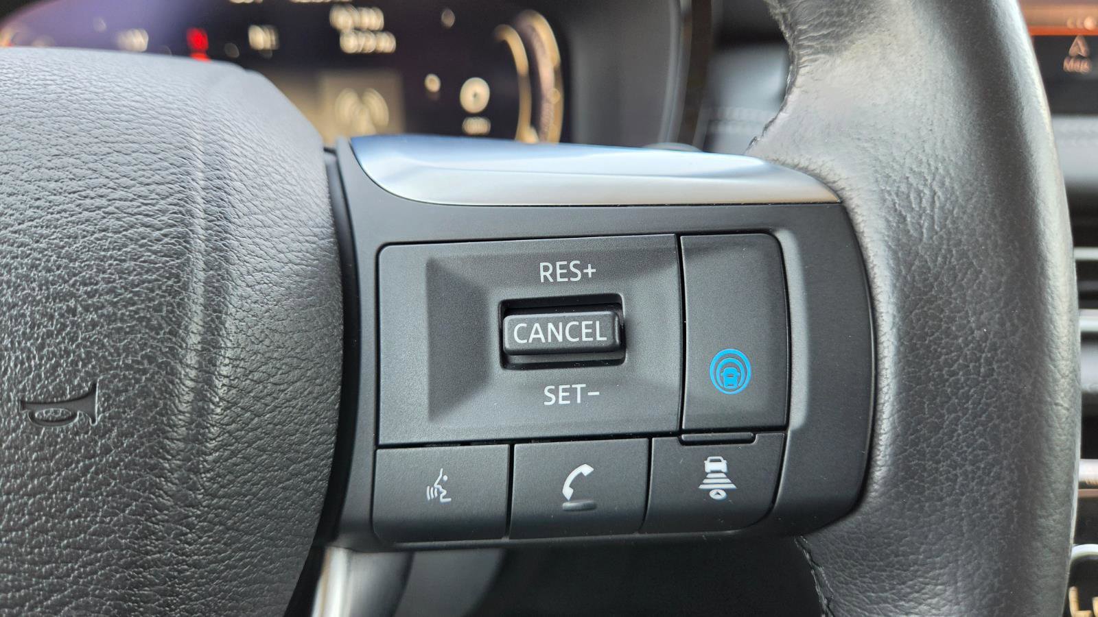 Used 2023 INFINITI QX60 Luxe w/ Vision Package image 28