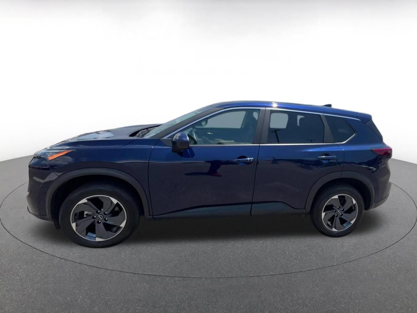 Used 2025 Nissan Rogue SV FWD image 9