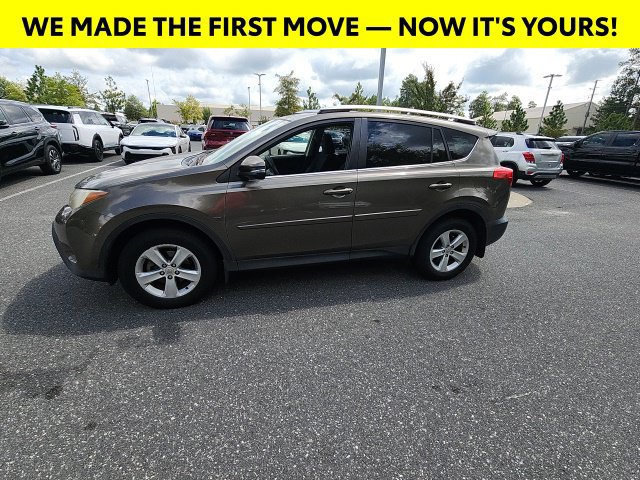 Used 2014 Toyota RAV4 XLE AWD/4WD image 7