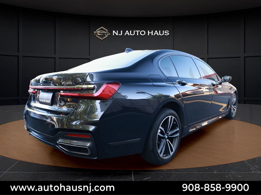 Used 2020 BMW 750i xDrive w/ Executive Package AWD/4WD image 7