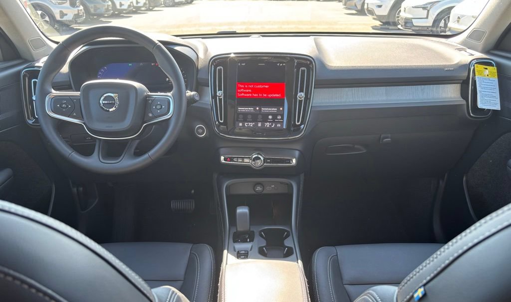 New 2026 Volvo XC40 B5 Core w/ Climate Package AWD/4WD image 10