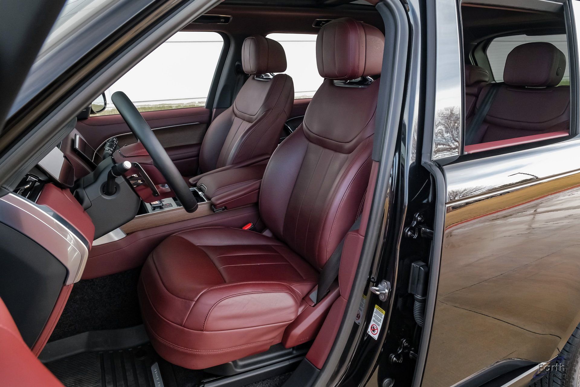 Used 2024 Land Rover Range Rover SE image 36