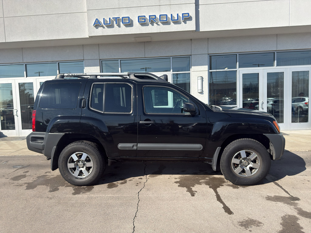 Used 2013 Nissan Xterra PRO-4X image 2