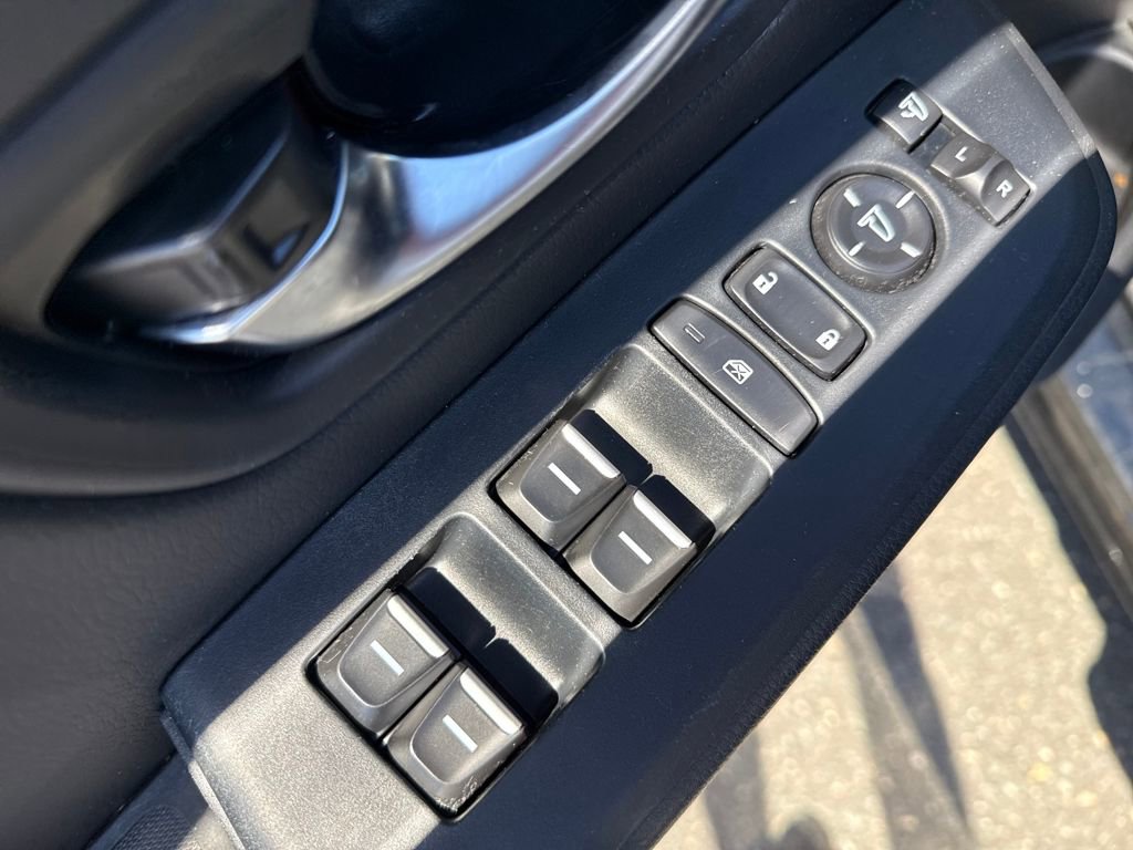 Used 2025 Honda Pilot Black Edition image 11