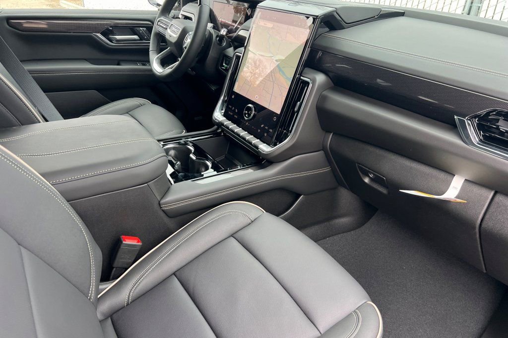 New 2026 GMC Yukon XL Elevation image 14