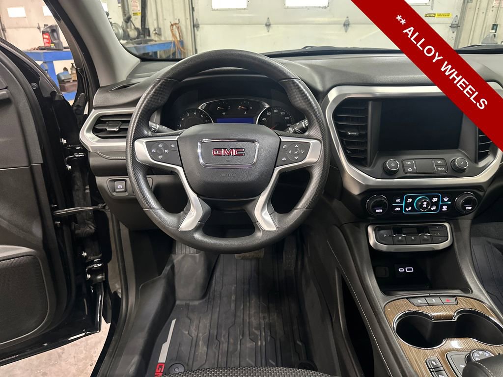 Used 2023 GMC Acadia SLE w/ Driver Convenience Package image 17