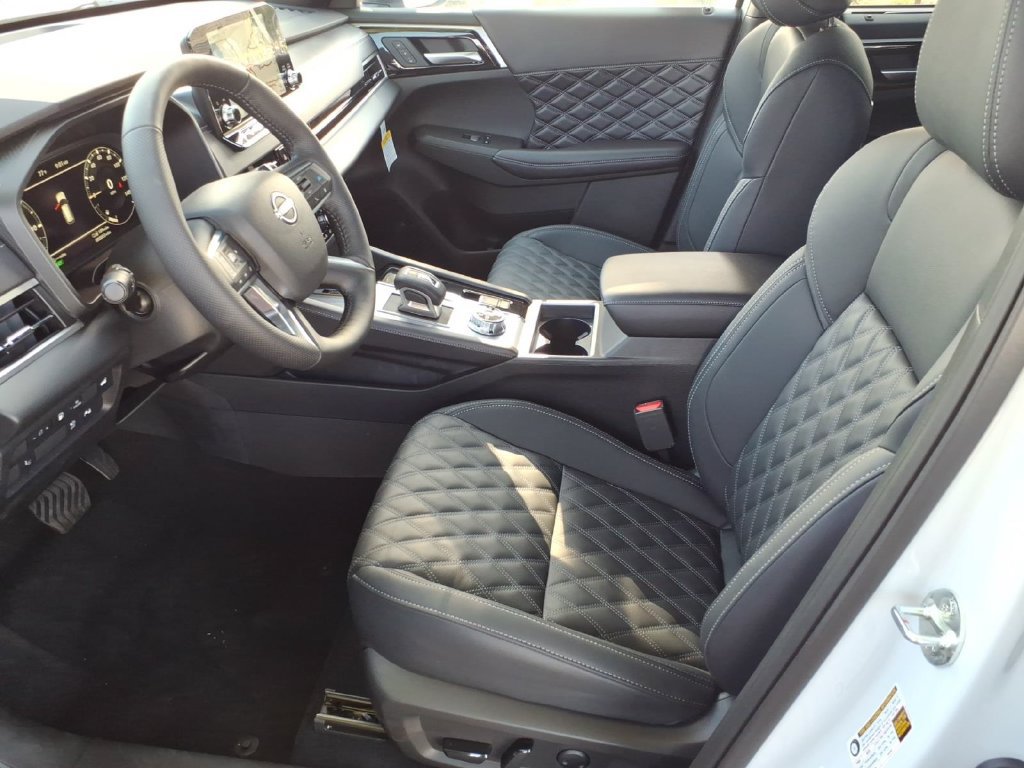 New 2026 Nissan Rogue Platinum AWD/4WD image 15