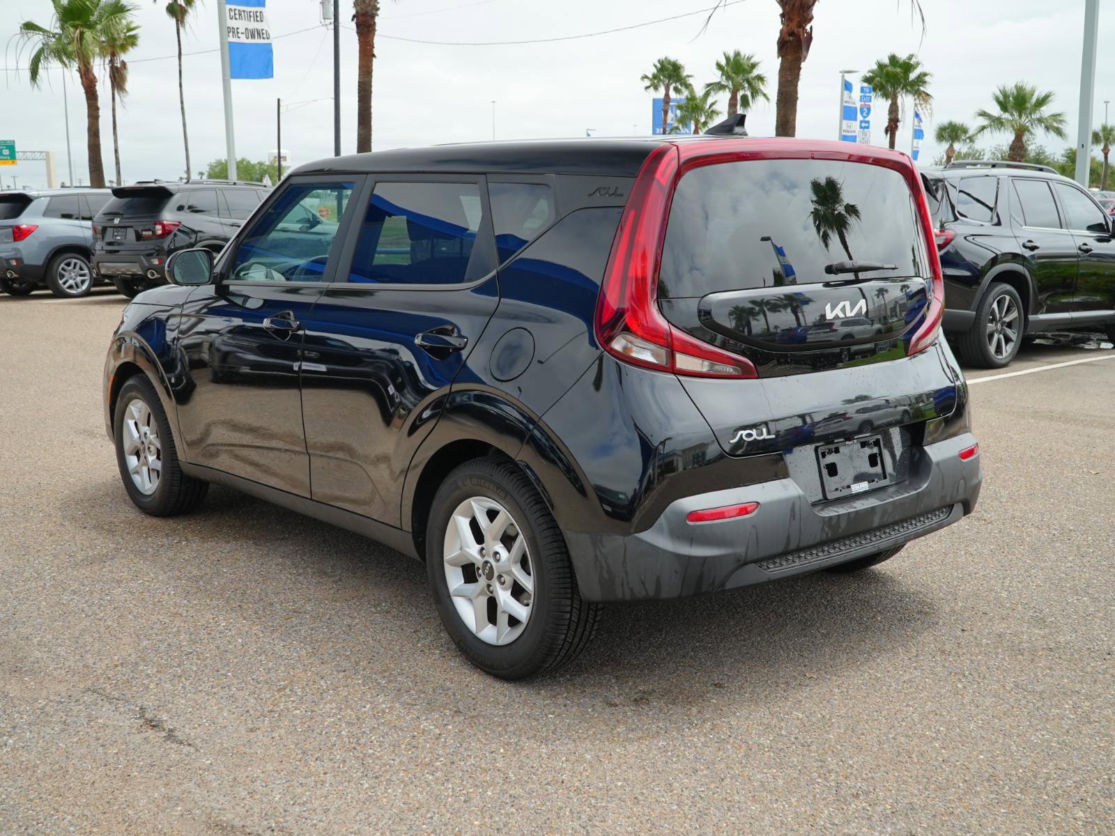 Used 2022 Kia Soul LX w/ Technology Package FWD image 7