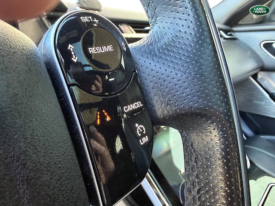 Used 2019 Land Rover Range Rover Velar R-Dynamic SE image 20