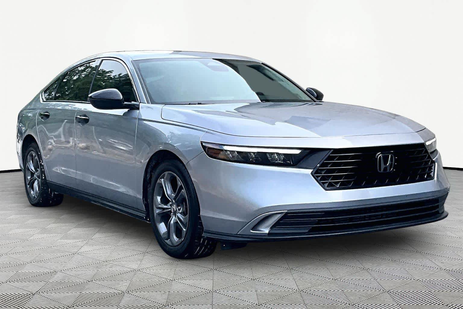 Used 2024 Honda Accord EX image 3