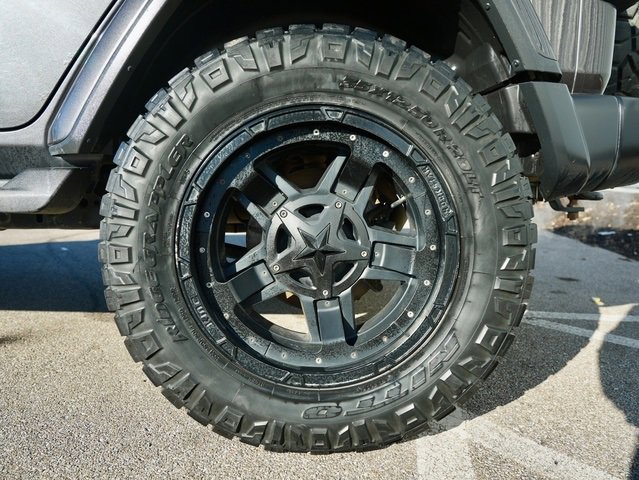 Used 2020 Jeep Wrangler Unlimited Sahara image 28