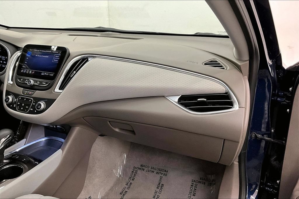 Used 2021 Chevrolet Malibu LT FWD image 15