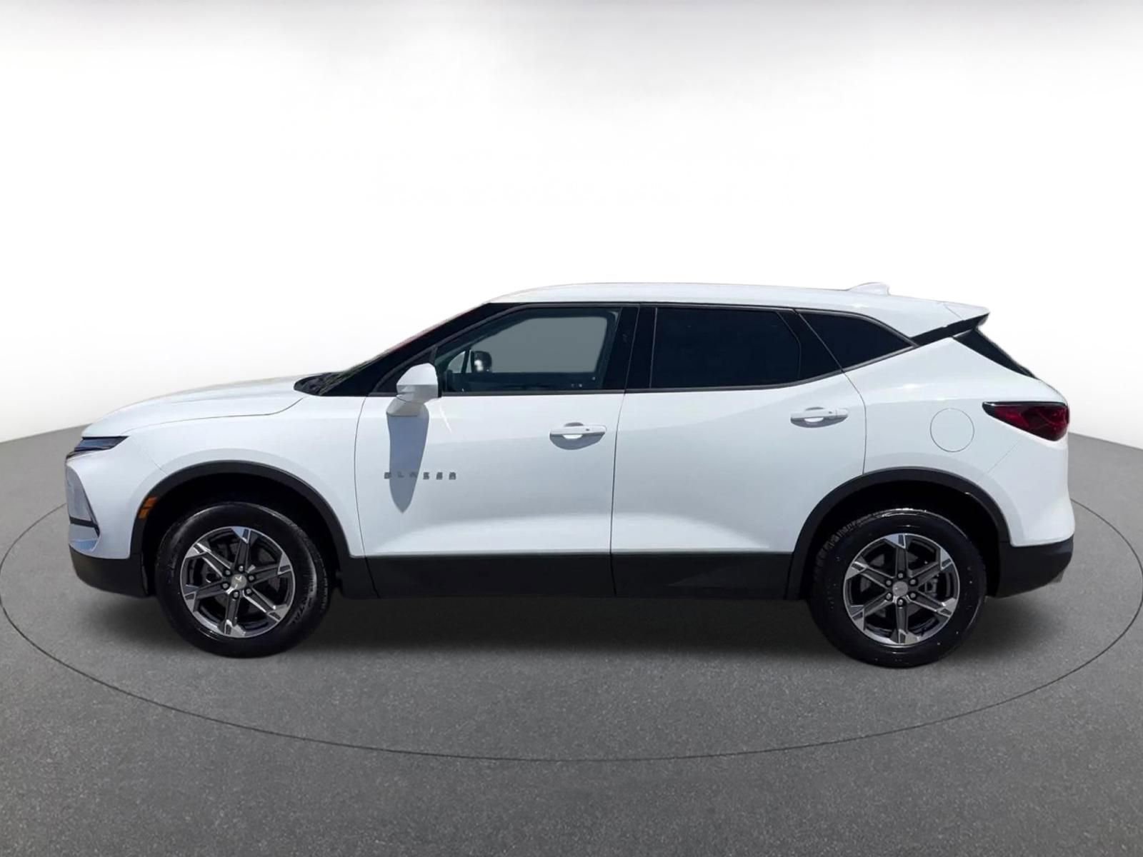 Used 2025 Chevrolet Blazer LT FWD image 10
