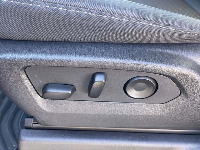 Used 2025 Chevrolet Silverado 1500 Custom image 15