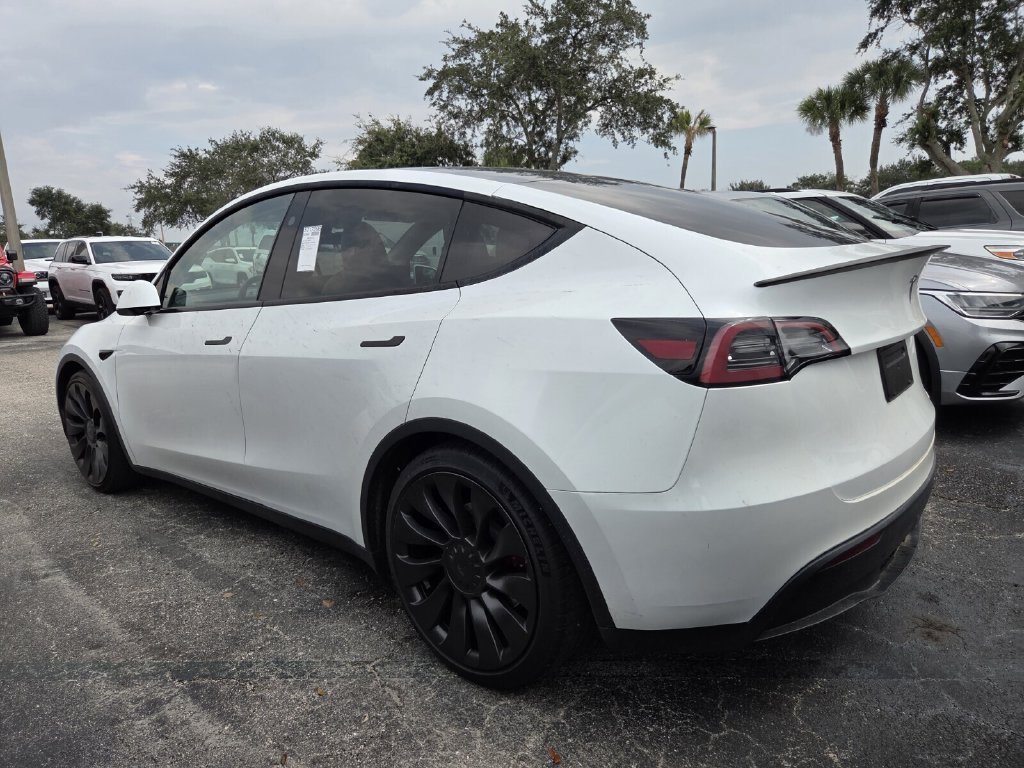 Used 2024 Tesla Model Y Performance AWD/4WD image 4
