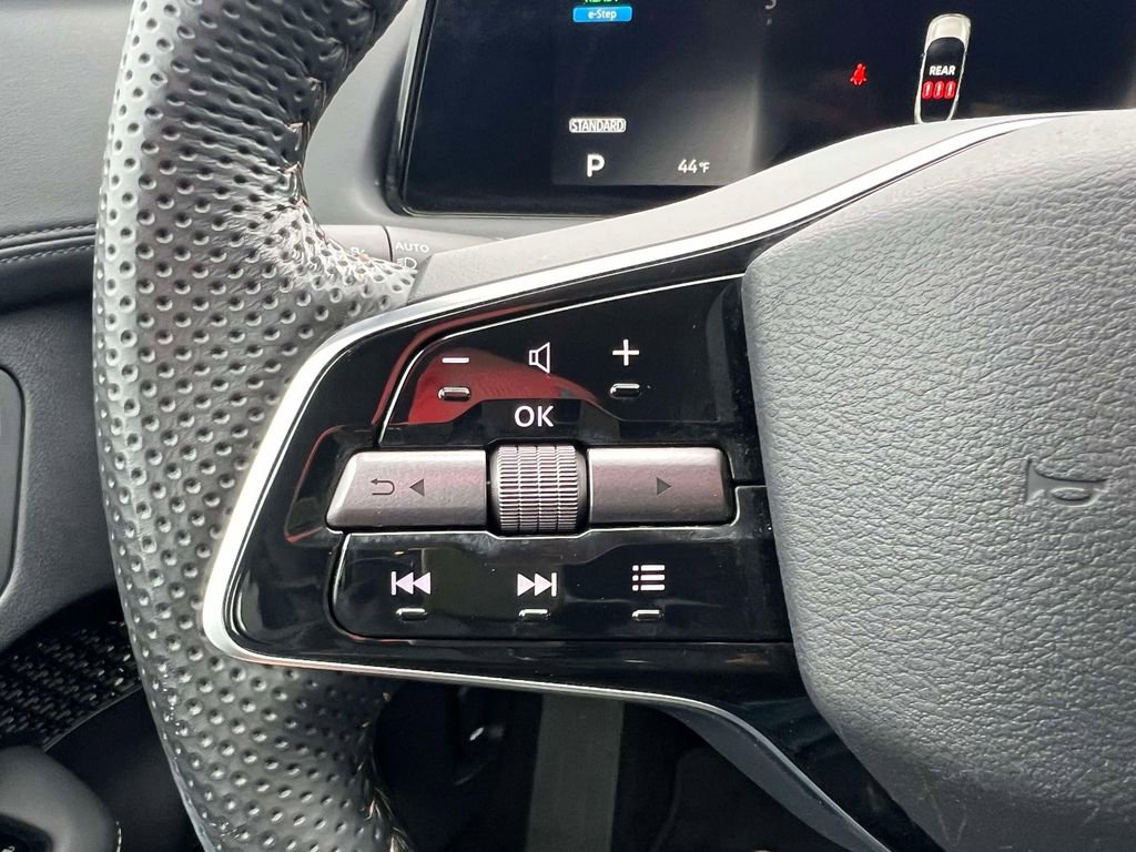 Used 2024 Nissan Ariya FWD image 22