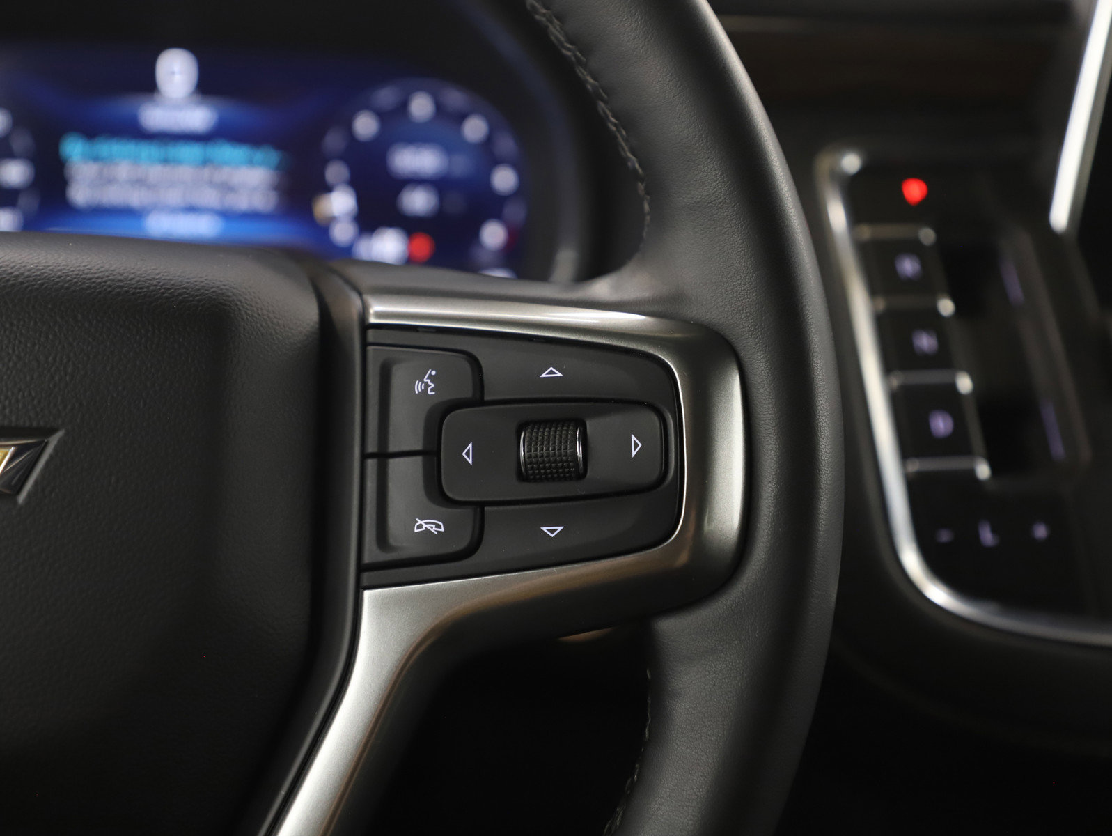Used 2023 Chevrolet Suburban Premier AWD/4WD image 31