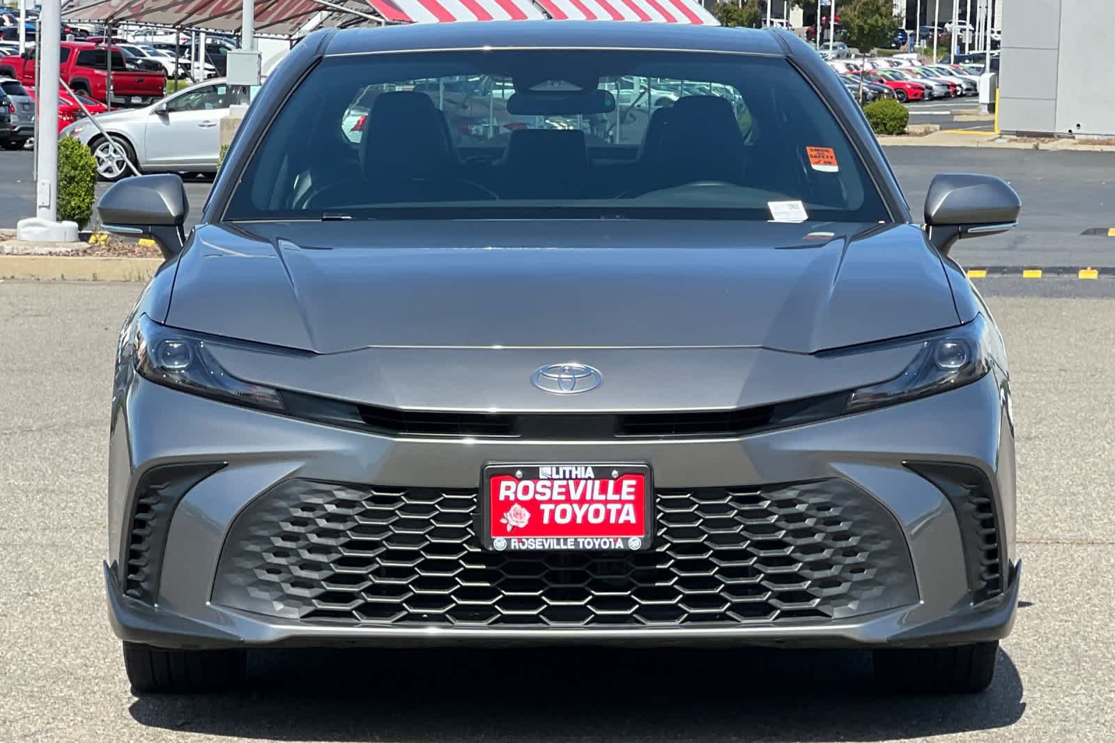 Used 2025 Toyota Camry SE FWD image 10