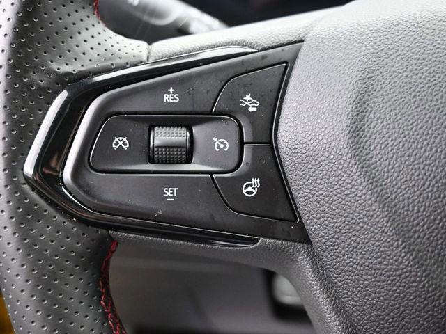 Used 2025 Chevrolet Trax RS w/ Driver Confidence Package image 16