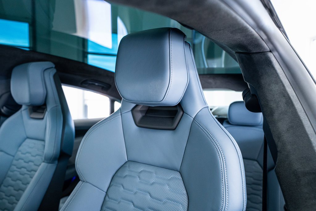 Used 2024 Audi e-tron GT Prestige image 39