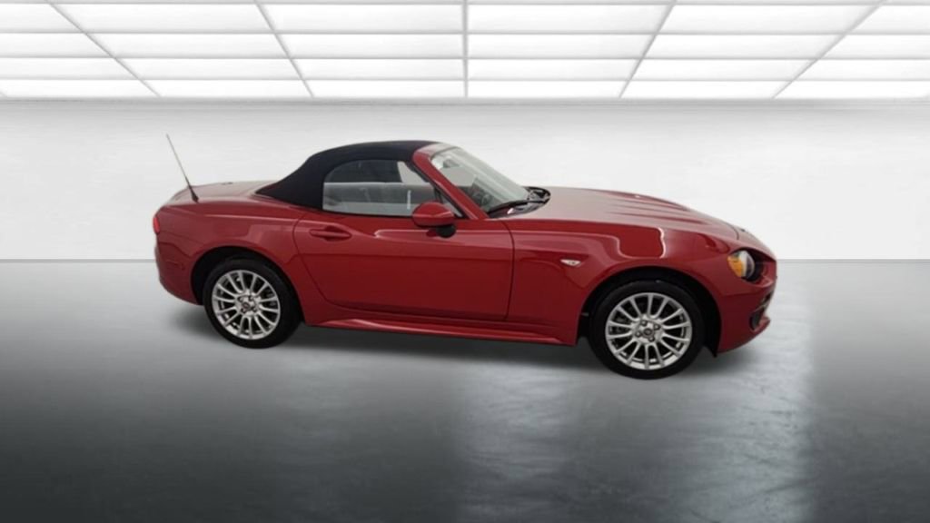 Used 2018 FIAT 124 Spider Classica image 9