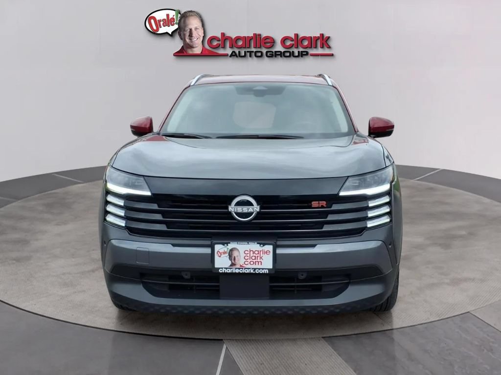 Used 2025 Nissan Kicks SR FWD image 8