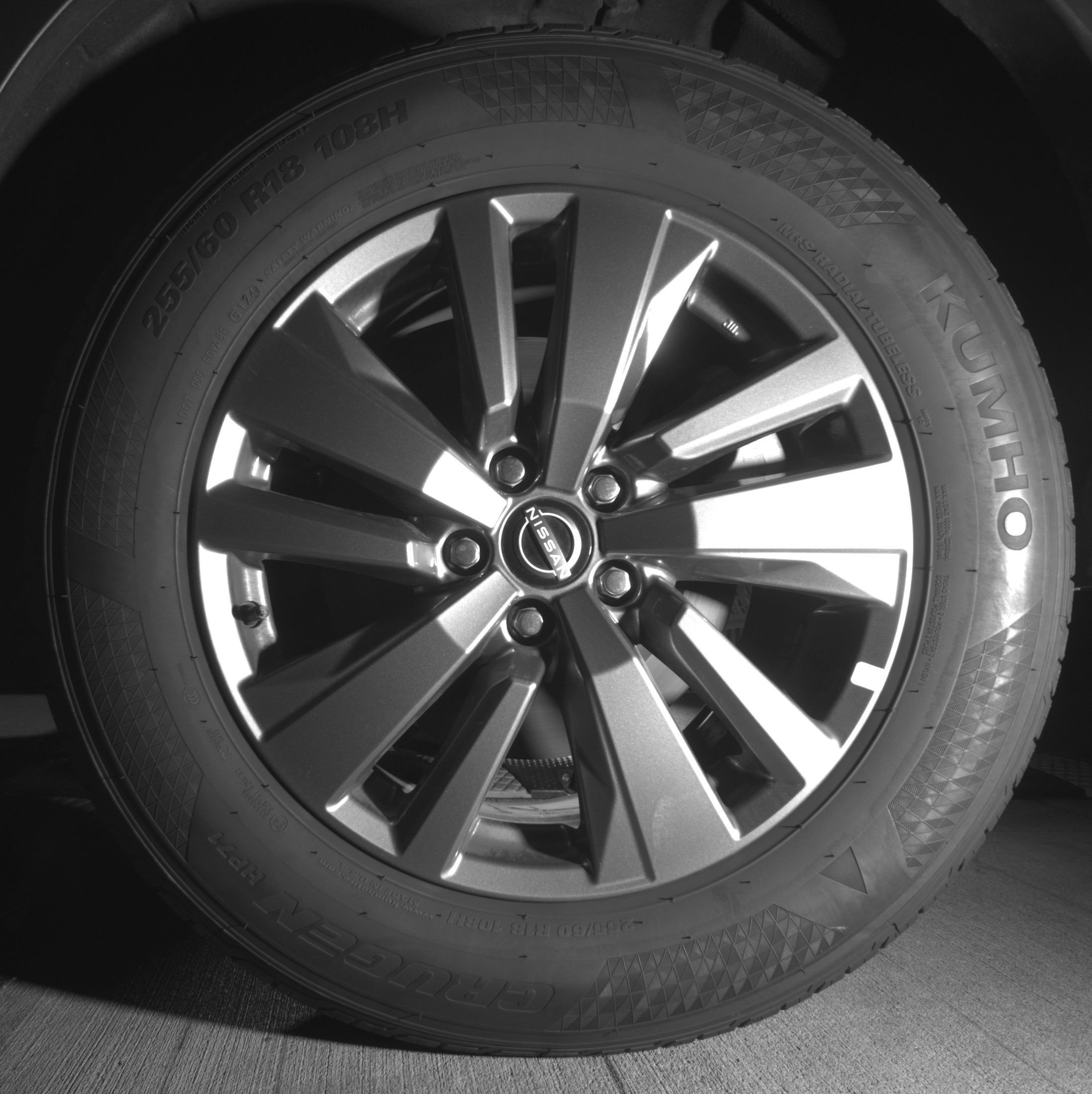 Used 2025 Nissan Pathfinder SV FWD image 14