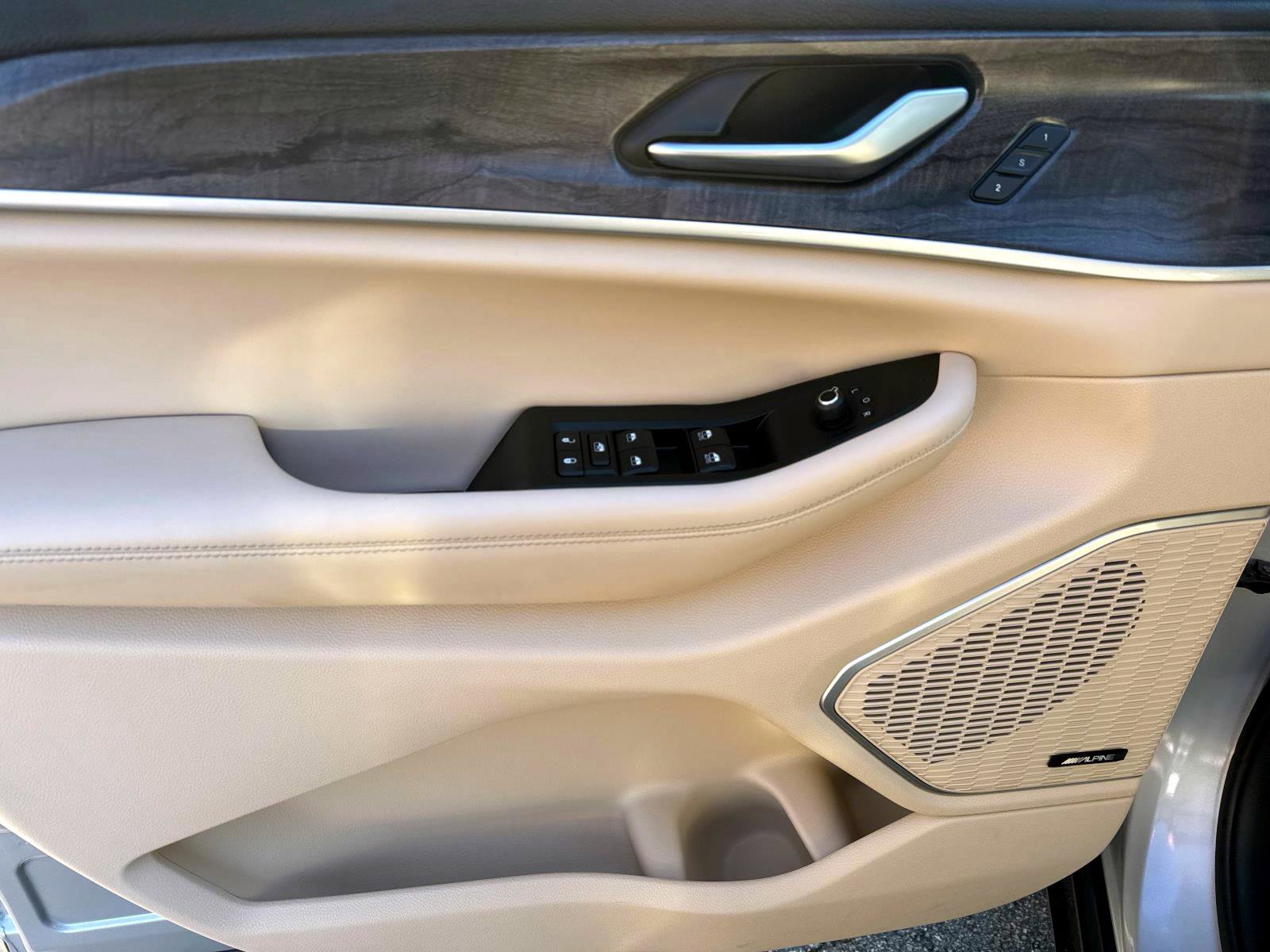 Used 2023 Jeep Grand Cherokee 4WD 4xe image 12