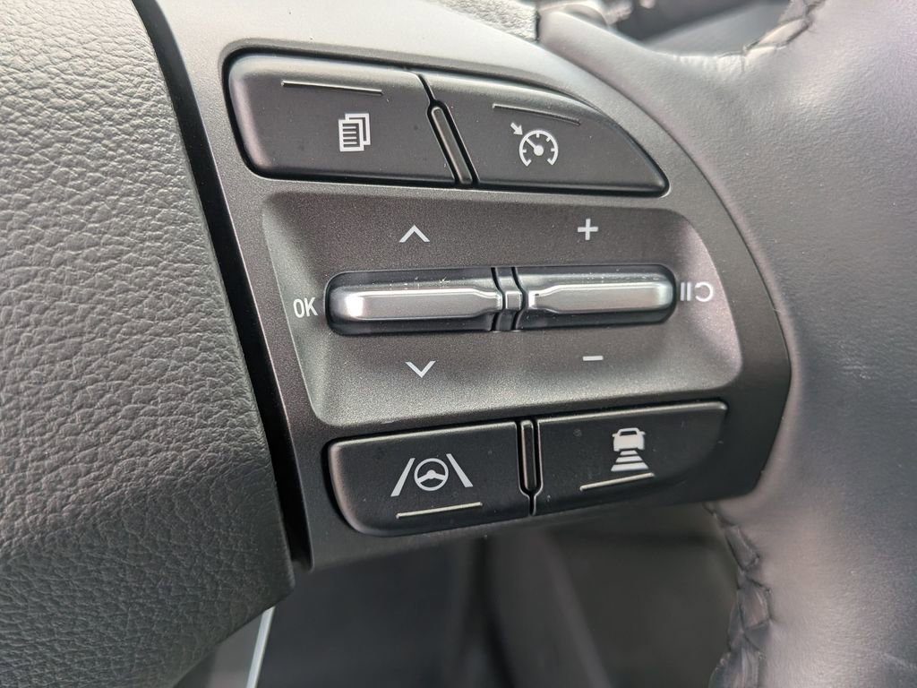 Certified 2023 Hyundai Kona Limited w/ Cargo Package FWD image 17