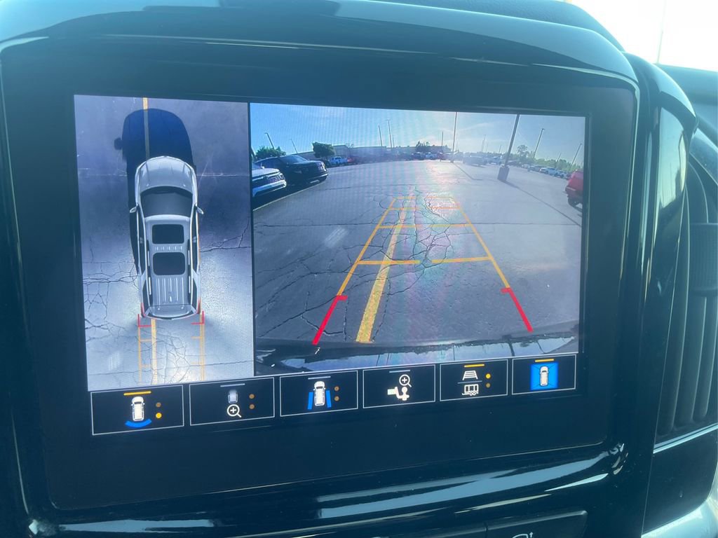 Used 2022 Chevrolet Traverse RS AWD/4WD image 43