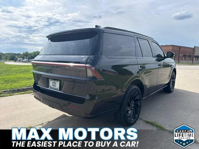Used 2025 Lincoln Navigator Reserve w/ Jet Appearance Package AWD/4WD image 4