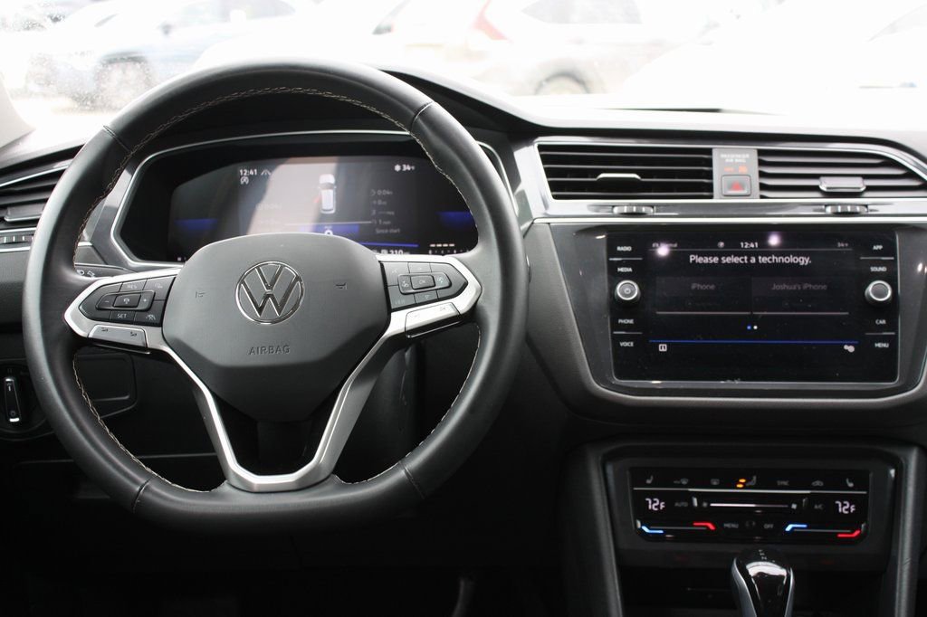 Used 2024 Volkswagen Tiguan SE image 19