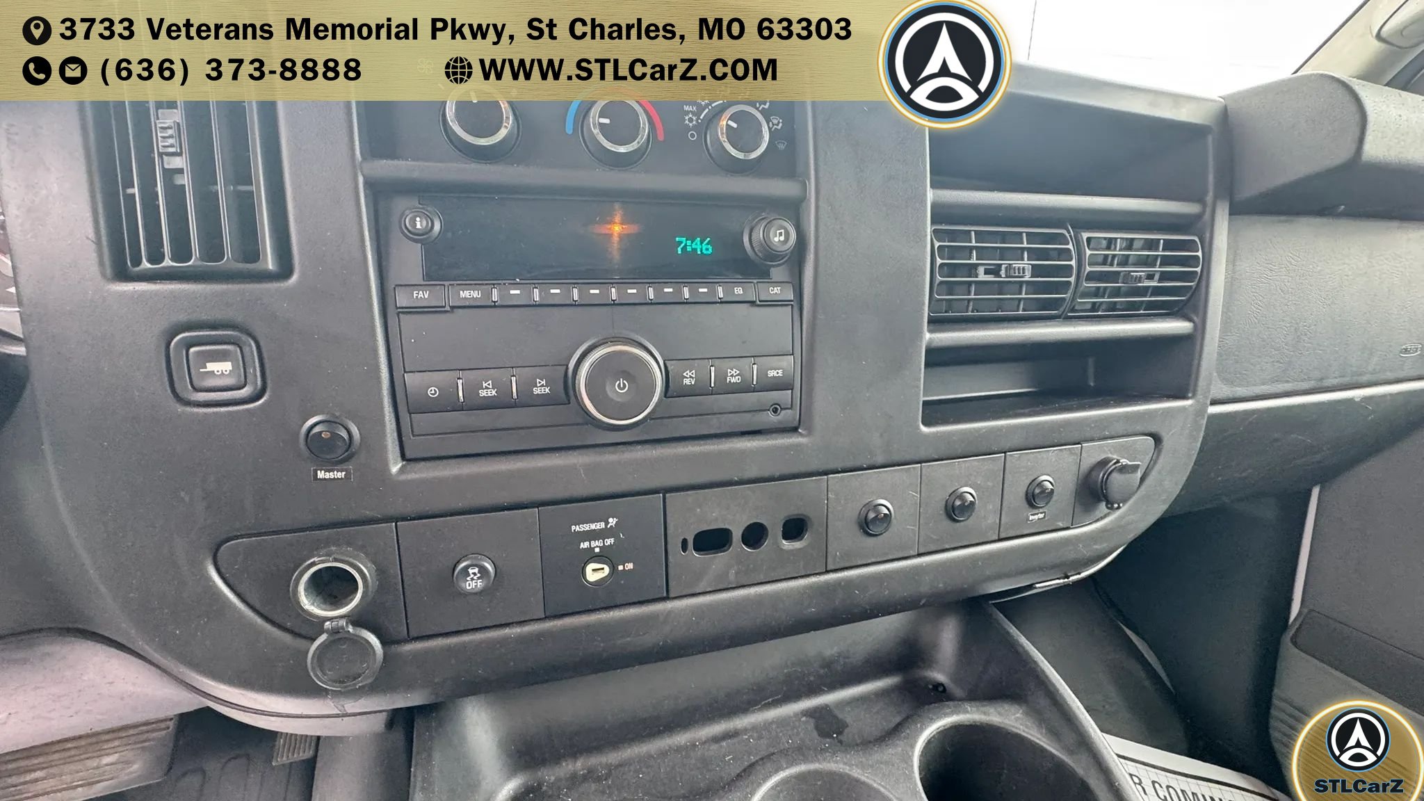 Used 2015 Chevrolet Express 2500 RWD image 11