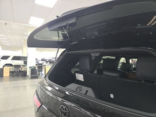 New 2026 Toyota Sequoia Platinum w/ Tow Technology Package AWD/4WD image 17