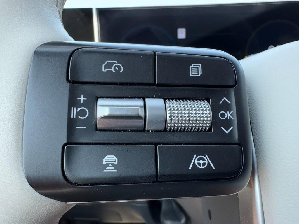 Used 2024 Hyundai Santa Fe Limited image 16