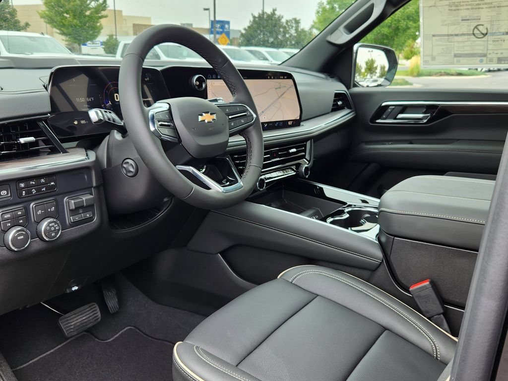 New 2025 Chevrolet Suburban Premier w/ Sun And Tow Package AWD/4WD image 9