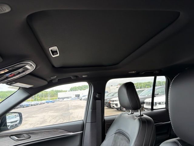 New 2026 Jeep Grand Cherokee Altitude AWD/4WD image 14