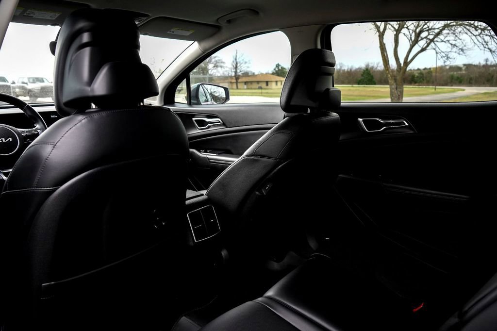 Used 2023 Kia Sportage EX image 30