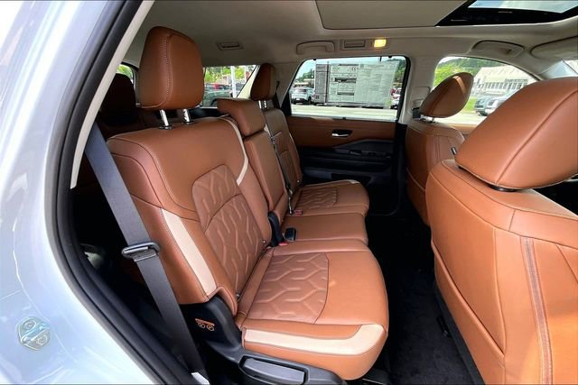 New 2026 Nissan Pathfinder Platinum w/ Cargo Package image 23