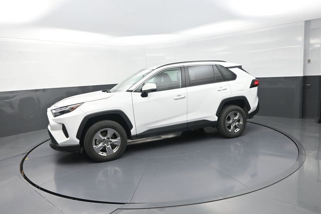 Used 2025 Toyota RAV4 XLE AWD/4WD image 36