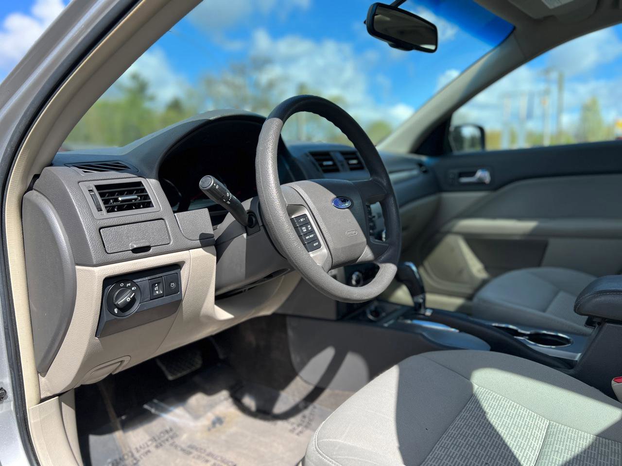 Used 2010 Ford Fusion SE FWD image 16