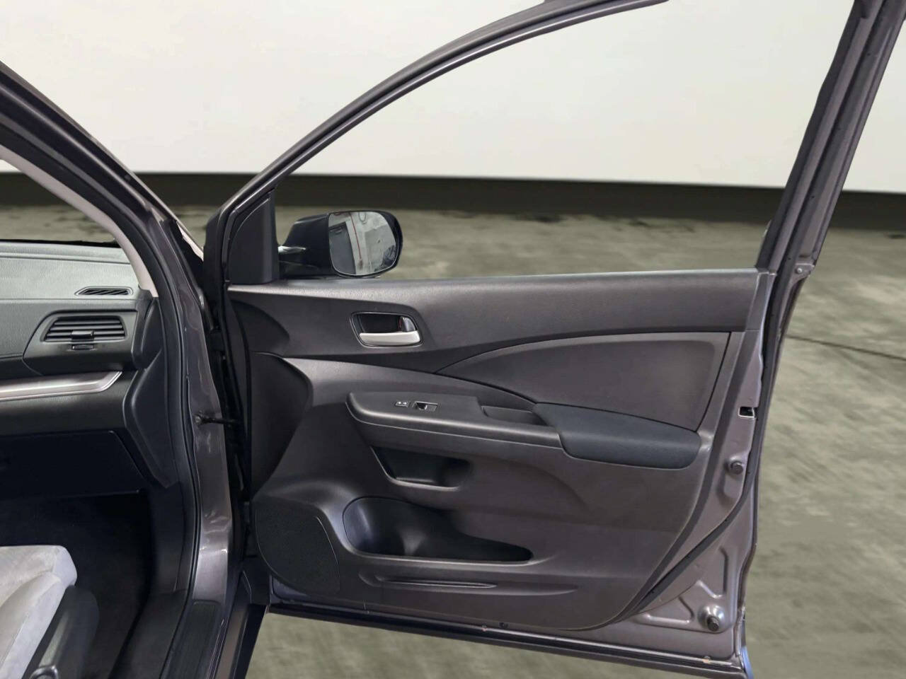 Used 2015 Honda CR-V LX image 19