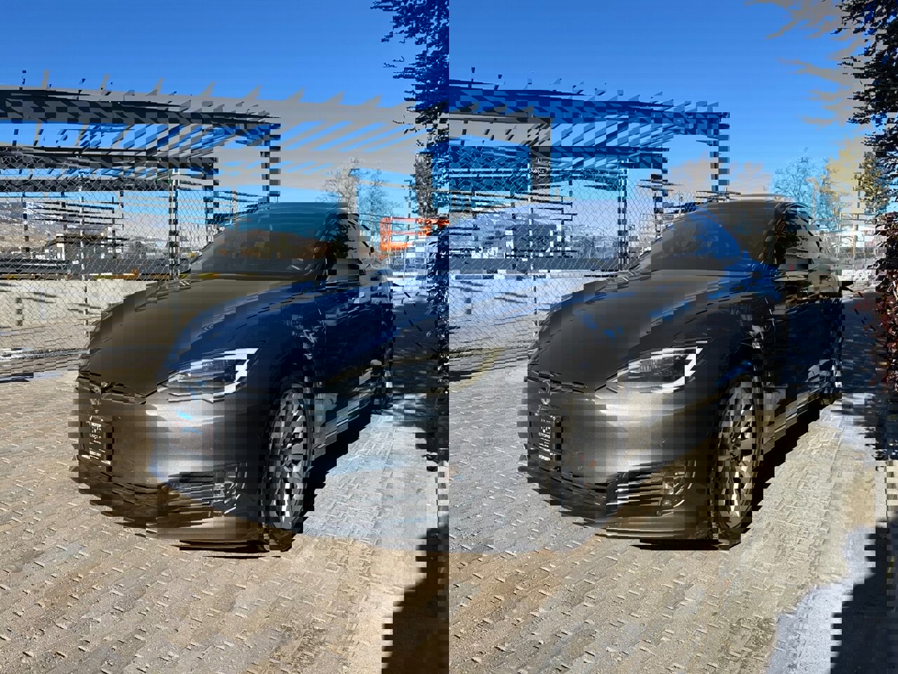 Used 2016 Tesla Model S P90D image 6