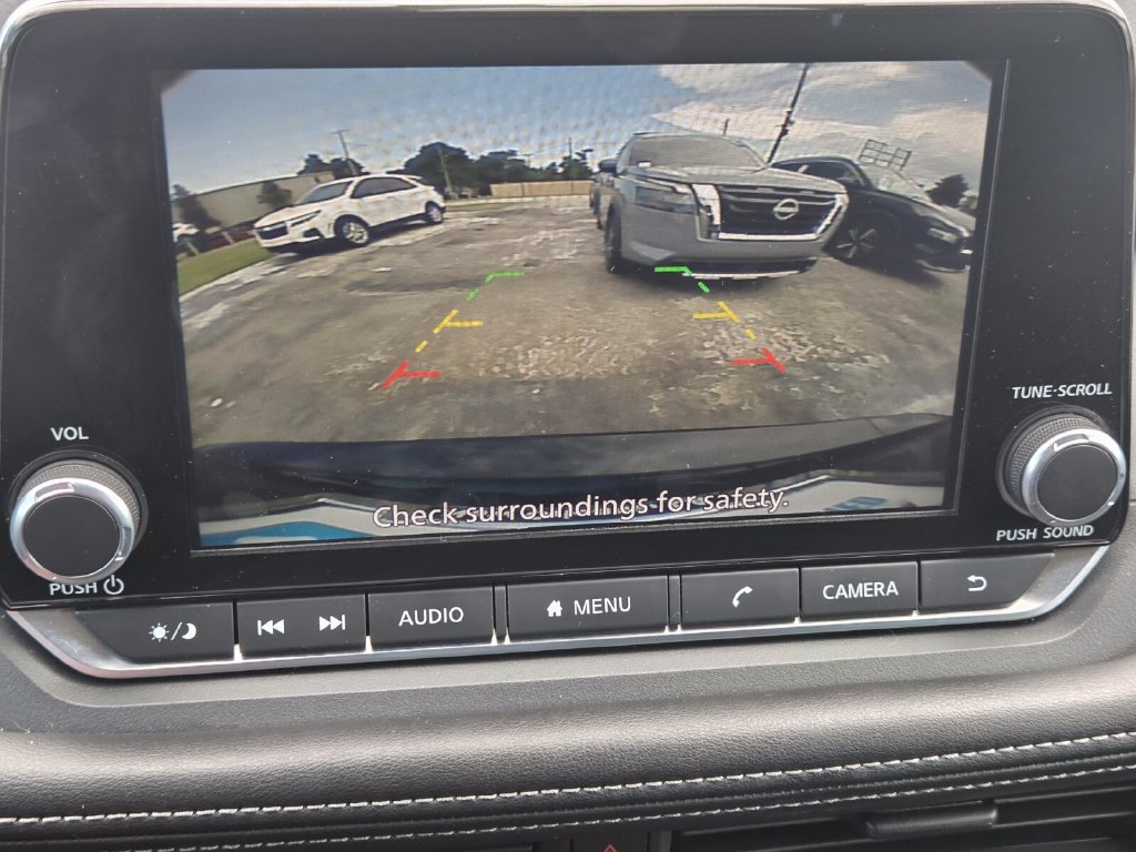 Used 2026 Nissan Rogue S FWD image 16