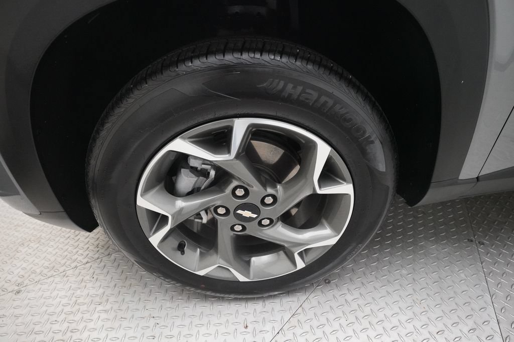 Used 2024 Chevrolet Trax LT w/ Driver Confidence Package FWD image 31